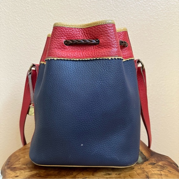 Authentic Dooney & Bourke VINTAGE Drawstring Leather Bag - Picture 3 of 16